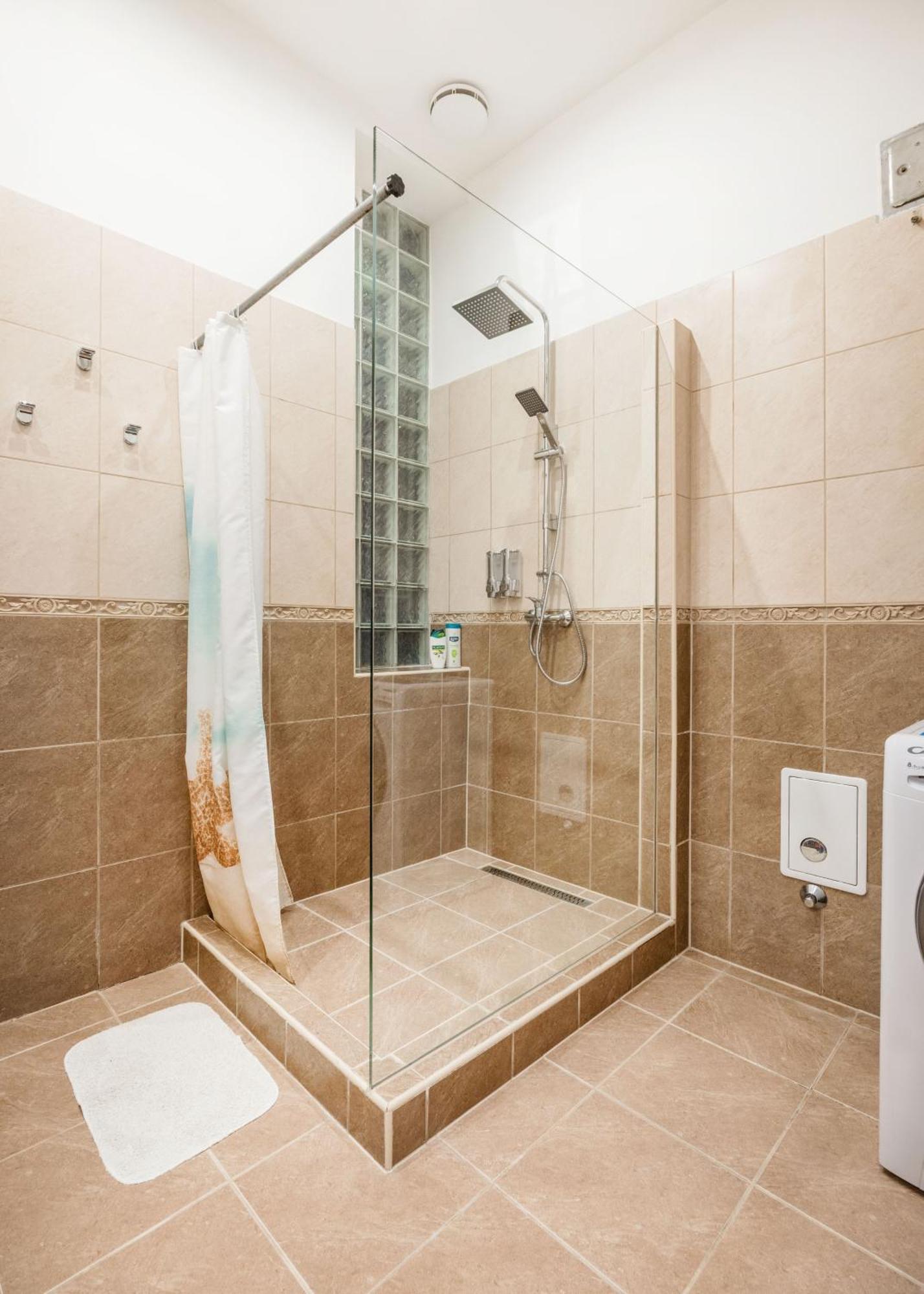 Modern Westend Citycenter Home ブダペスト エクステリア 写真